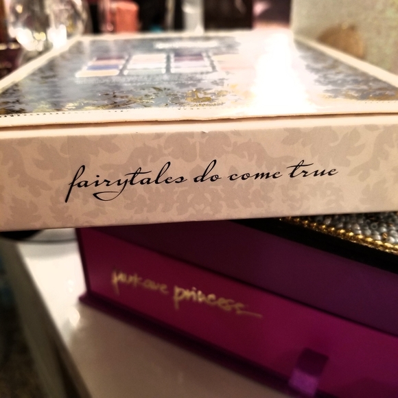 Disney Cinderella Storybook Pallet - Picture 4 of 8